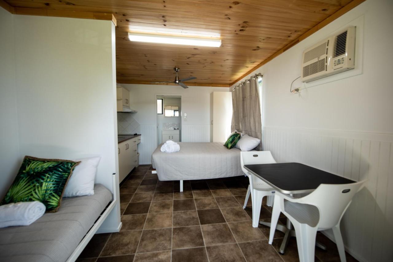 Sarina Palms Caravan And Cabins Village Eksteriør billede